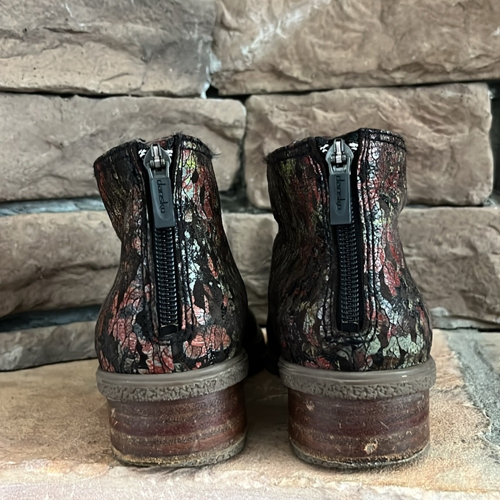 Dansko Metallic Ankle Boot / SZ 38 or 7.5-8 - Picture 5 of 10
